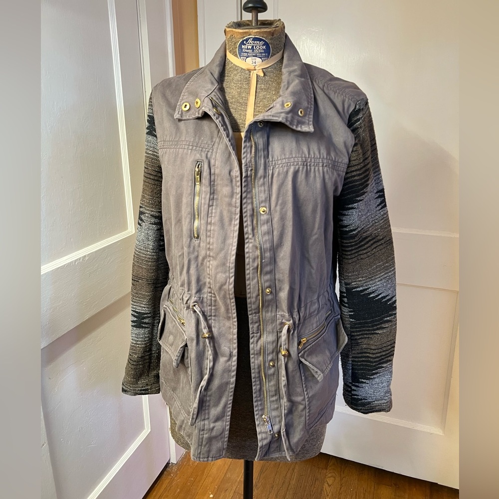 Forever 21 Aztec Print Gray Jacket size Small
